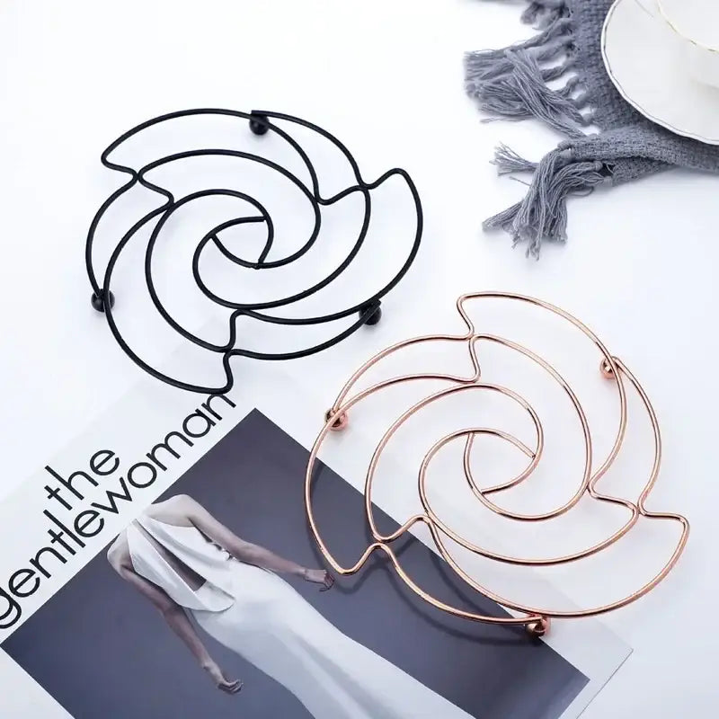 Black and rose gold wire rose flower iron pan pot mat with spherical feet for decorbites iron pan kitchen use