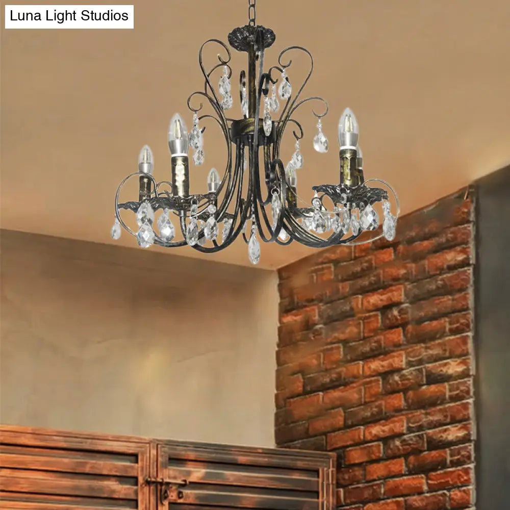 Lámpara de araña rústica: Lámpara colgante de hierro forjado de 6 luces con detalles de cristal - Acabado en latón