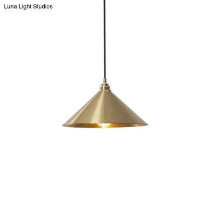 Rustic Metallic Cone Pendant Lamp with Brass Finish - Down Lighting, 1 Bulb