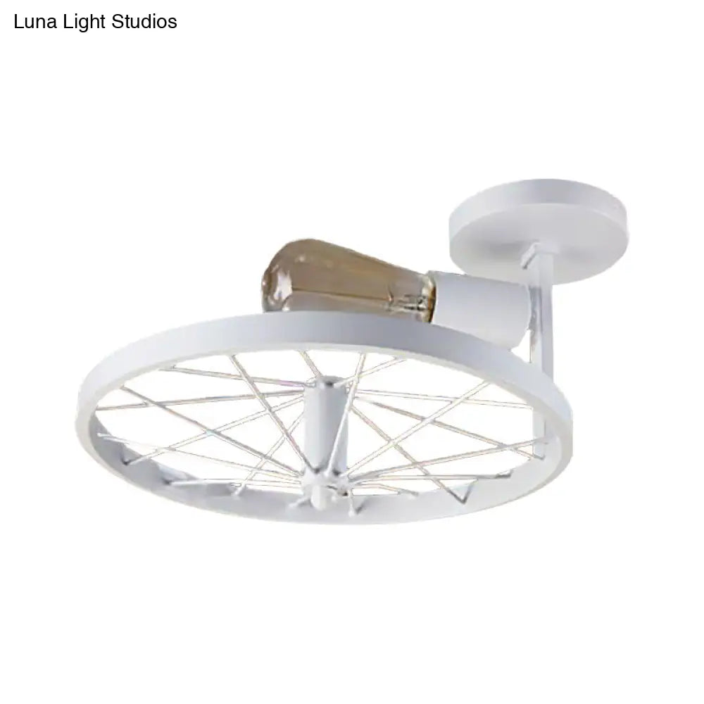 ديكوربايتس™ مصباح سقف شبه مسطح من ديكوربايتس™ مع لمبة مكشوفة، تصميم عجلة صناعي باللون الأبيض/الأحمر المعدني