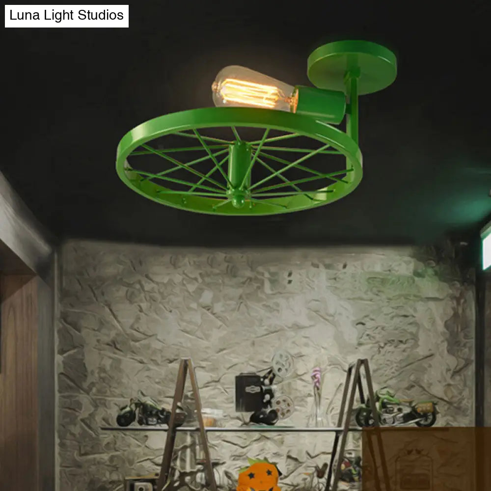 ديكوربايتس™ مصباح سقف شبه مسطح من ديكوربايتس™ مع لمبة مكشوفة، تصميم عجلة صناعي باللون الأبيض/الأحمر المعدني