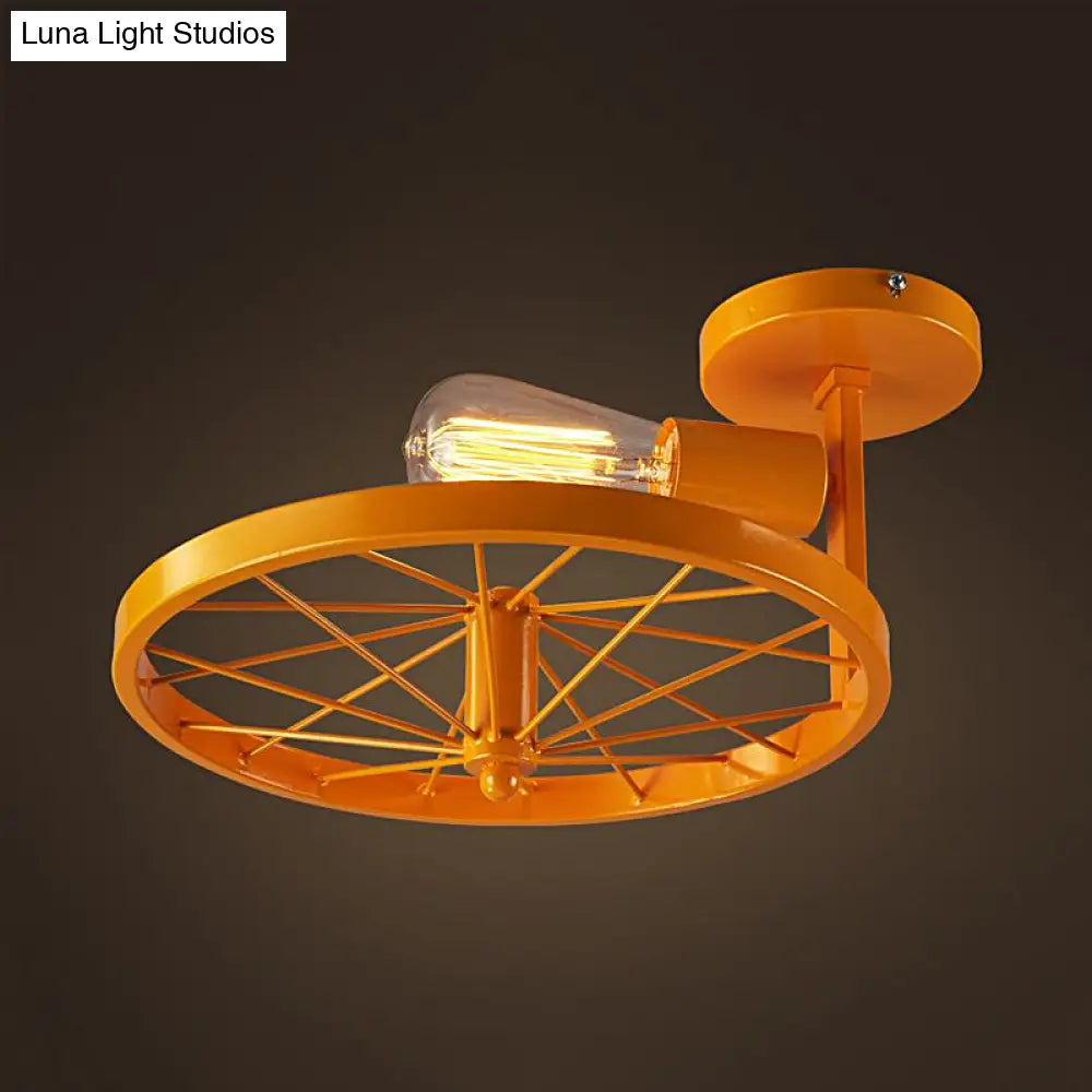 ديكوربايتس™ مصباح سقف شبه مسطح من ديكوربايتس™ مع لمبة مكشوفة، تصميم عجلة صناعي باللون الأبيض/الأحمر المعدني