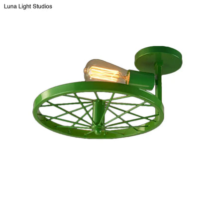 ديكوربايتس™ مصباح سقف شبه مسطح من ديكوربايتس™ مع لمبة مكشوفة، تصميم عجلة صناعي باللون الأبيض/الأحمر المعدني