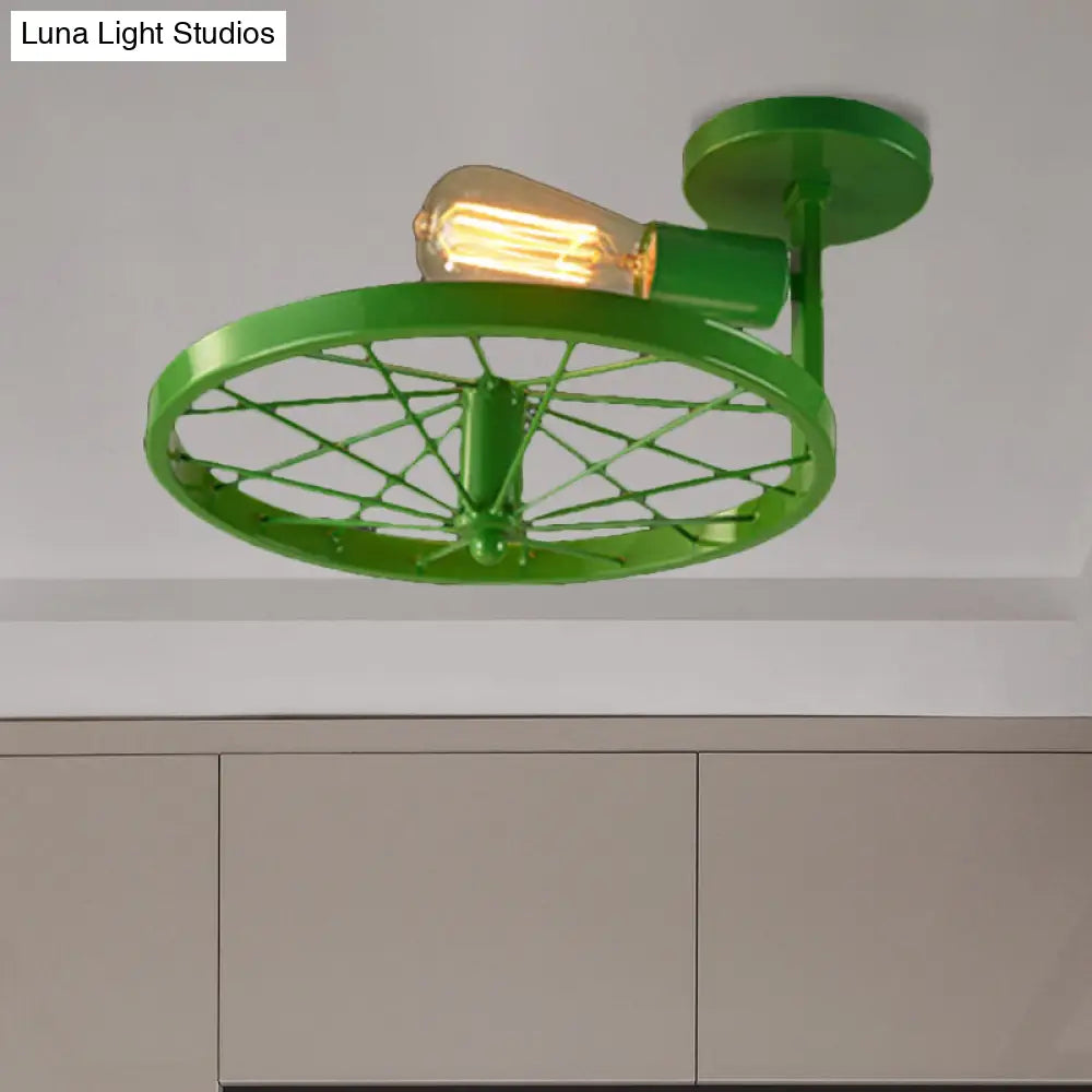 ديكوربايتس™ مصباح سقف شبه مسطح من ديكوربايتس™ مع لمبة مكشوفة، تصميم عجلة صناعي باللون الأبيض/الأحمر المعدني