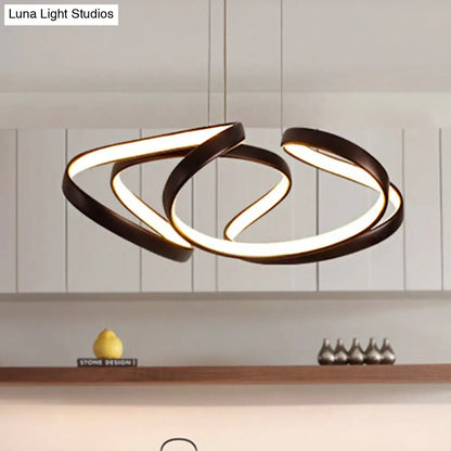 Lámpara colgante LED de acrílico con ondas sencillas en tonos dorado y café, ideal para el comedor, 35,5 cm/50 cm de ancho
