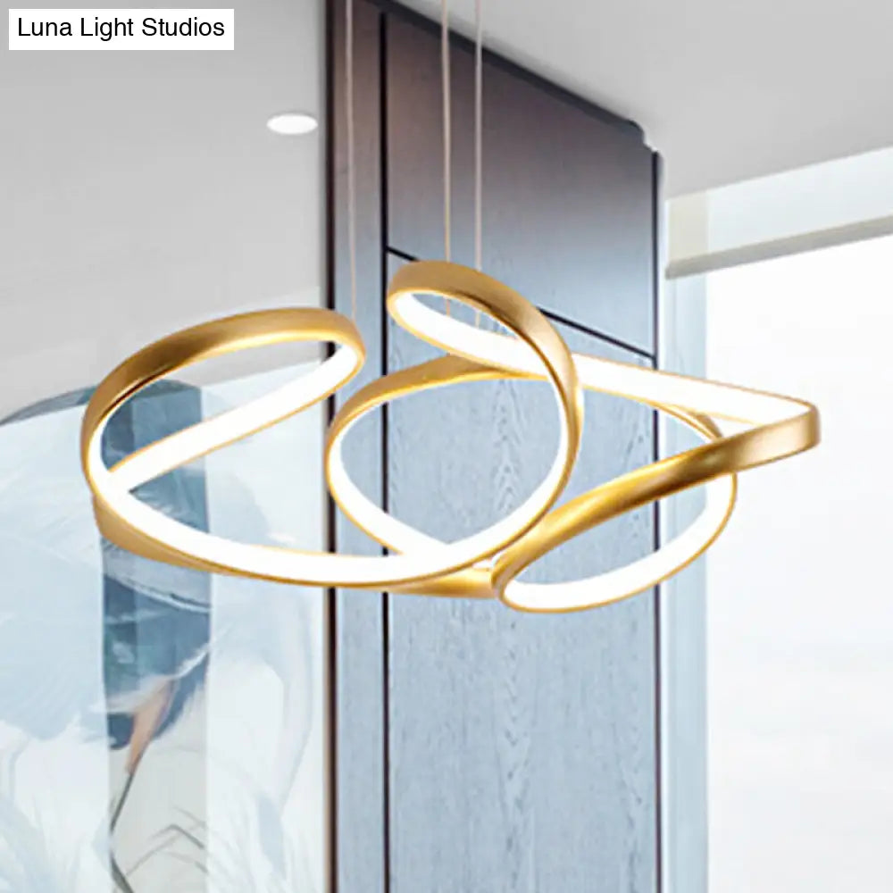 Lámpara colgante LED de acrílico con ondas sencillas en tonos dorado y café, ideal para el comedor, 35,5 cm/50 cm de ancho