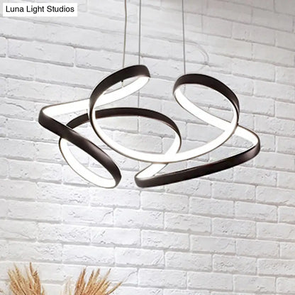 Lámpara colgante LED de acrílico con ondas sencillas en tonos dorado y café, ideal para el comedor, 35,5 cm/50 cm de ancho