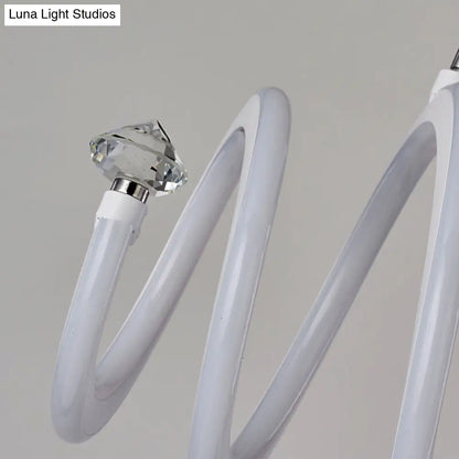 Lámpara de araña espiral LED blanca acrílica de estilo sencillo: elegante lámpara colgante para sala de estar