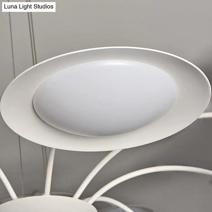 Lámpara de techo colgante de estilo sencillo con 8 luces, de metal blanco, ideal para la sala de estar.