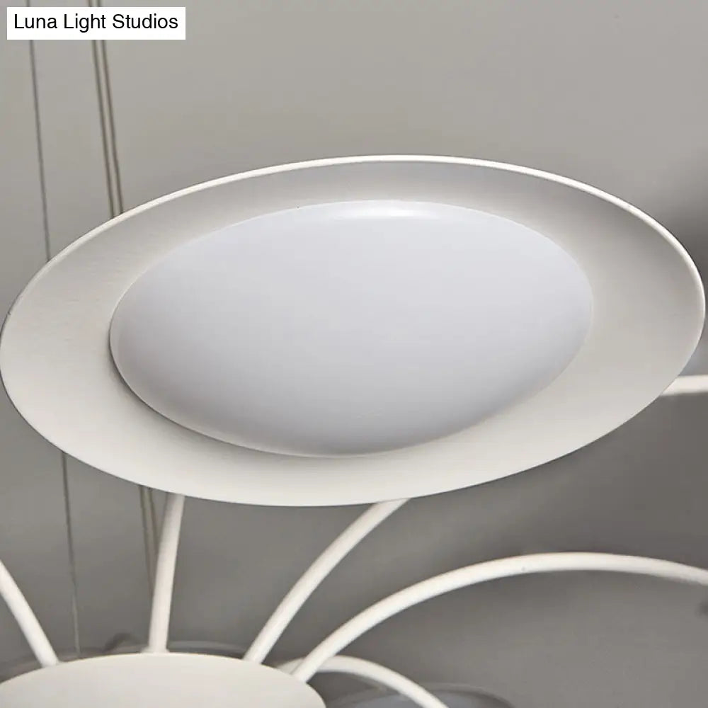 Lámpara de techo colgante de estilo sencillo con 8 luces, de metal blanco, ideal para la sala de estar.