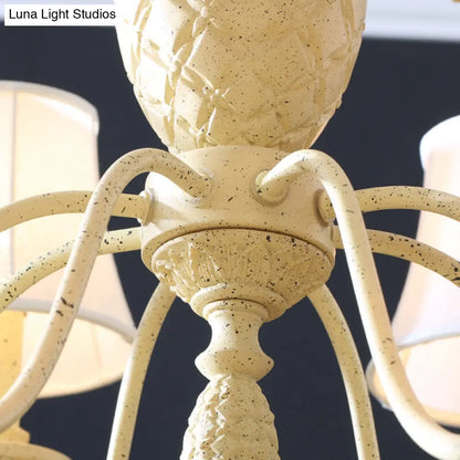 Lámpara de techo colgante de tela de estilo sencillo, candelabro amarillo con pantalla estilo imperio y luces de 5/8".