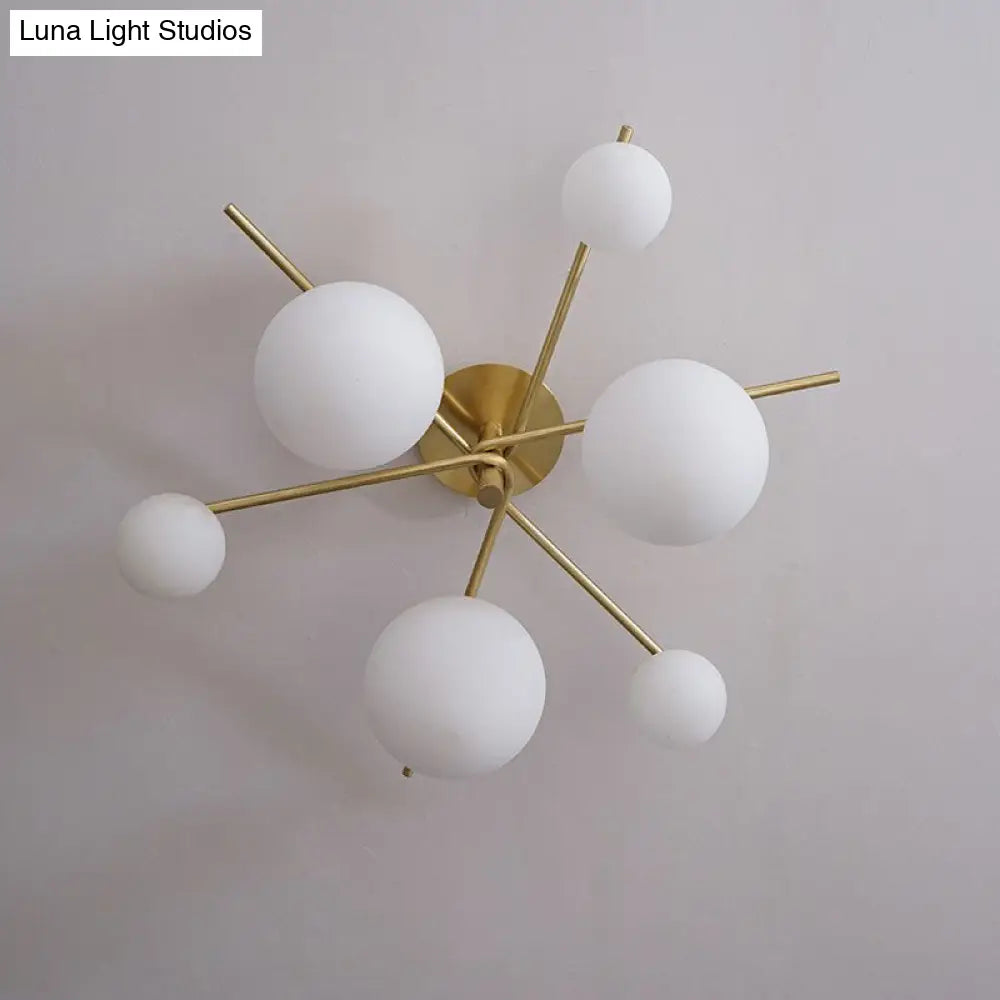 Lámpara de techo semiempotrada DecorBites™ Sleek Sputnik dorada de 6 luces con pantalla de bola de cristal blanca