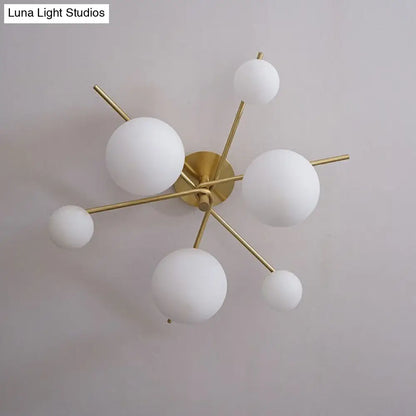 Lámpara de techo semiempotrada DecorBites™ Sleek Sputnik dorada de 6 luces con pantalla de bola de cristal blanca