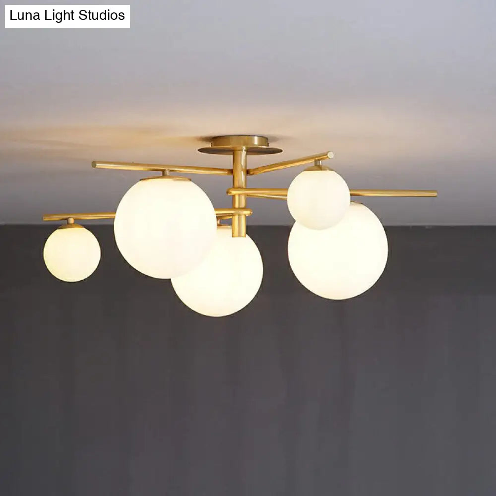 Lámpara de techo semiempotrada DecorBites™ Sleek Sputnik dorada de 6 luces con pantalla de bola de cristal blanca