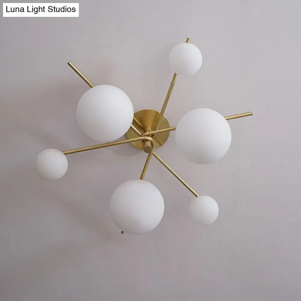 Lámpara de techo semiempotrada DecorBites™ Sleek Sputnik dorada de 6 luces con pantalla de bola de cristal blanca
