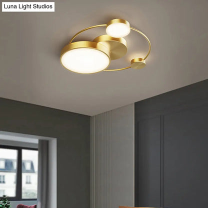 DecorBites™ Lámpara de techo empotrada de acrílico elegante DecorBites™ Simplicity LED con acabado dorado para dormitorio