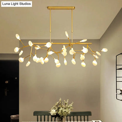 ثريا جزيرة بسيطة بتصميم Firefly LED لغرفة الطعام من DecorBites™ مع زجاج أوبال