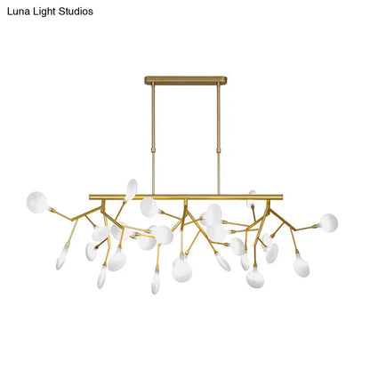 ثريا جزيرة بسيطة بتصميم Firefly LED لغرفة الطعام من DecorBites™ مع زجاج أوبال