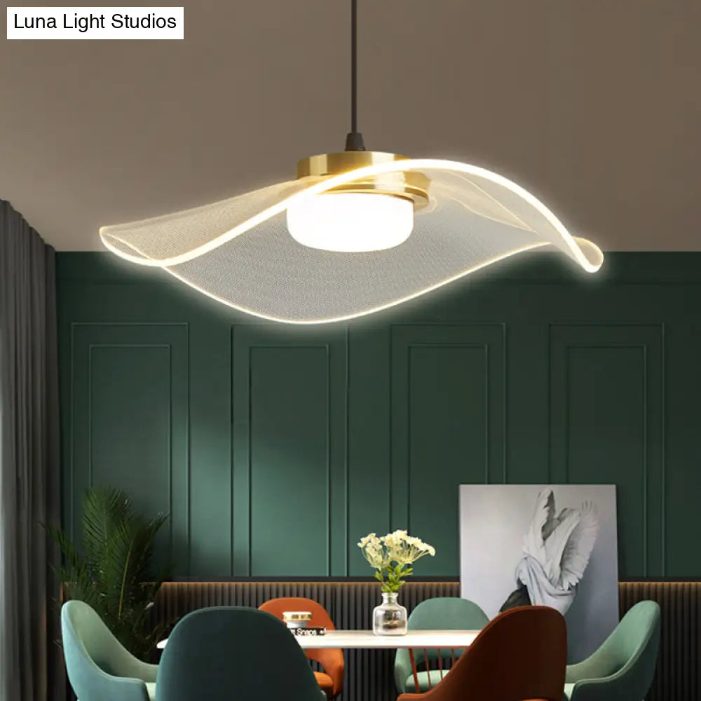 Sleek LED Pendulum Light: Ruffled Design, Clear Acrylic, Ideal for Dining Room