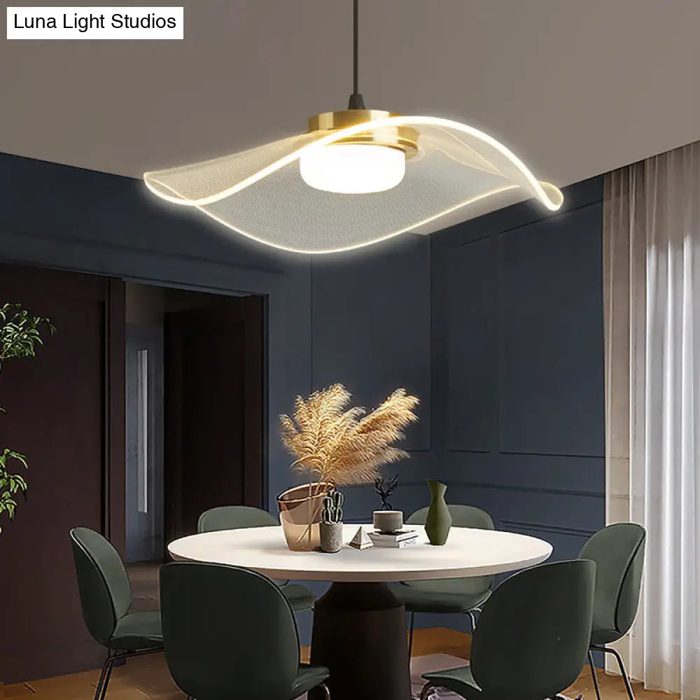 Sleek LED Pendulum Light: Ruffled Design, Clear Acrylic, Ideal for Dining Room