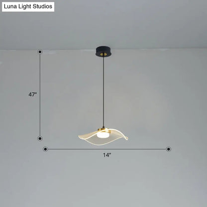 Sleek LED Pendulum Light: Ruffled Design, Clear Acrylic, Ideal for Dining Room