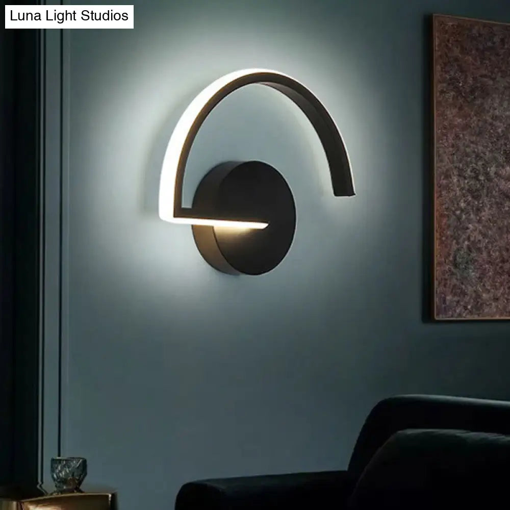 DecorBites™ DecorBites™ Sleek Metal LED Wall Sconce for Minimalistic Bedroom Lighting
