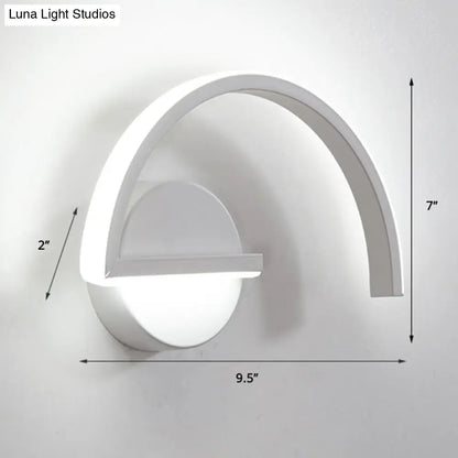 DecorBites™ DecorBites™ Sleek Metal LED Wall Sconce for Minimalistic Bedroom Lighting