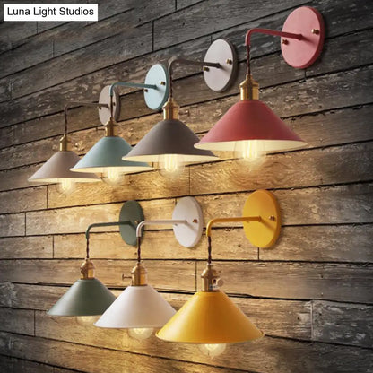 DecorBites™ DecorBites™ Sleek Metal Wall Light Fixture - Simplicity at its Finest - Ideal for Living Room Lighting