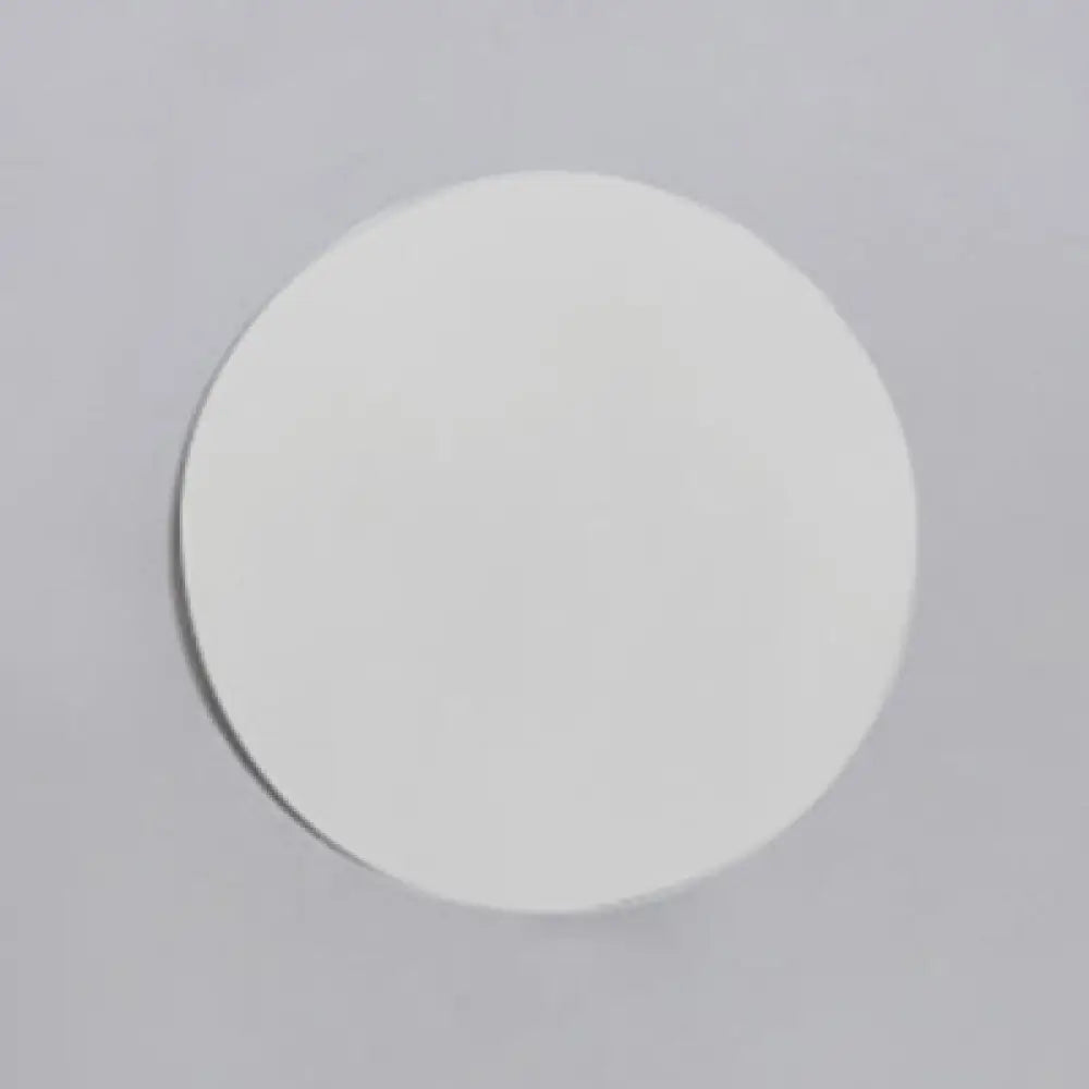 ديكوربايتس™ وحدة إضاءة حائطية LED دائرية أنيقة بتصميم معدني بسيط باللونين الأسود والأبيض، بعرض 6/8 بوصة، وإضاءة دافئة/بيضاء