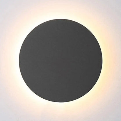 ديكوربايتس™ وحدة إضاءة حائطية LED دائرية أنيقة بتصميم معدني بسيط باللونين الأسود والأبيض، بعرض 6/8 بوصة، وإضاءة دافئة/بيضاء
