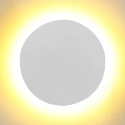 ديكوربايتس™ وحدة إضاءة حائطية LED دائرية أنيقة بتصميم معدني بسيط باللونين الأسود والأبيض، بعرض 6/8 بوصة، وإضاءة دافئة/بيضاء