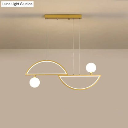 Lámpara de isla semicircular elegante DecorBites™ con LED y pantalla de cristal opalino para comedor