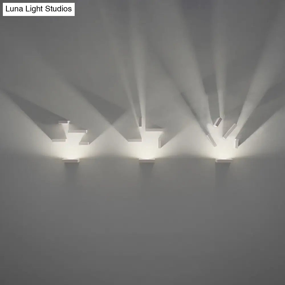 DecorBites™ DecorBites™ Sleek White Wall Washer Light: Simplistic Metallic Sconce for Stairway Illumination