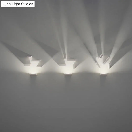 DecorBites™ DecorBites™ Sleek White Wall Washer Light: Simplistic Metallic Sconce for Stairway Illumination