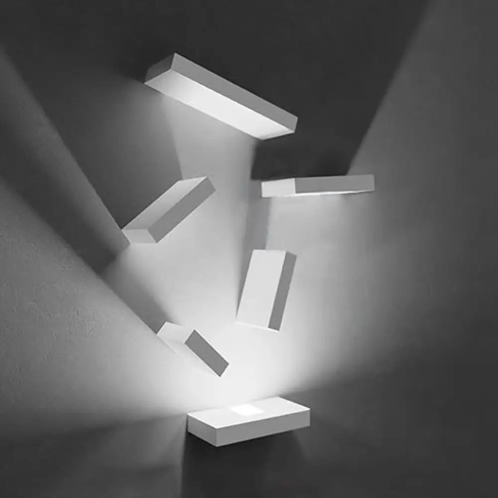 DecorBites™ DecorBites™ Sleek White Wall Washer Light: Simplistic Metallic Sconce for Stairway Illumination