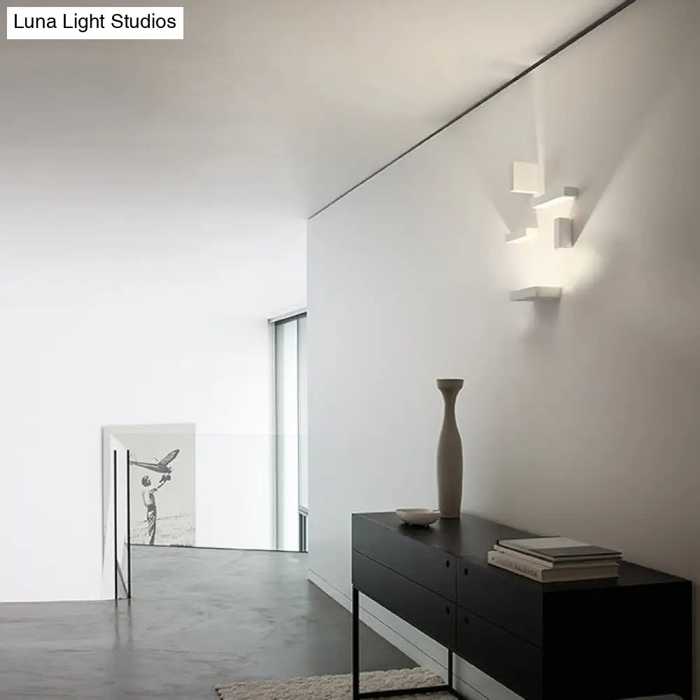 DecorBites™ DecorBites™ Sleek White Wall Washer Light: Simplistic Metallic Sconce for Stairway Illumination