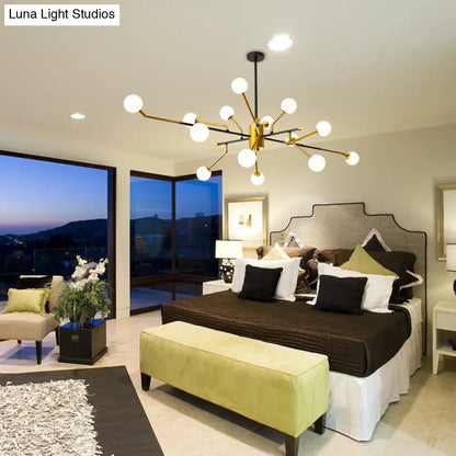 Lámpara de araña Sputnik de metal con acabado en latón, colgante contemporáneo de varias luces en dorado con pantalla de cristal opalino molecular