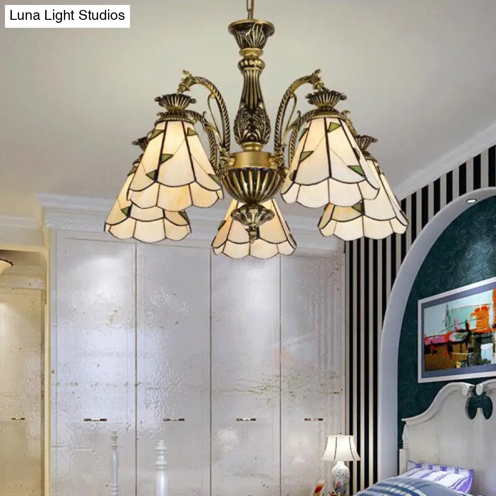 Lámpara de techo colgante de estilo mediterráneo con vitrales, disponible en 3, 5 u 11 luces, acabado en latón blanco y antiguo.