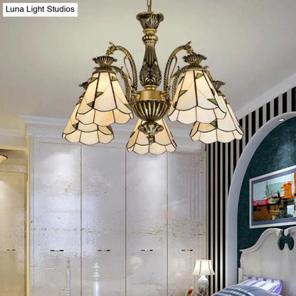 Lámpara de techo colgante de estilo mediterráneo con vitrales, disponible en 3, 5 u 11 luces, acabado en latón blanco y antiguo.