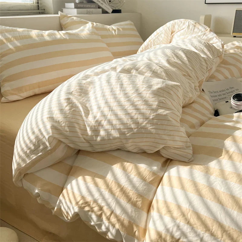 Striped Quilt Set with Pillowcases and Sheet - 180x220cm 4pcs / rixi huang tiao / CHINA|set