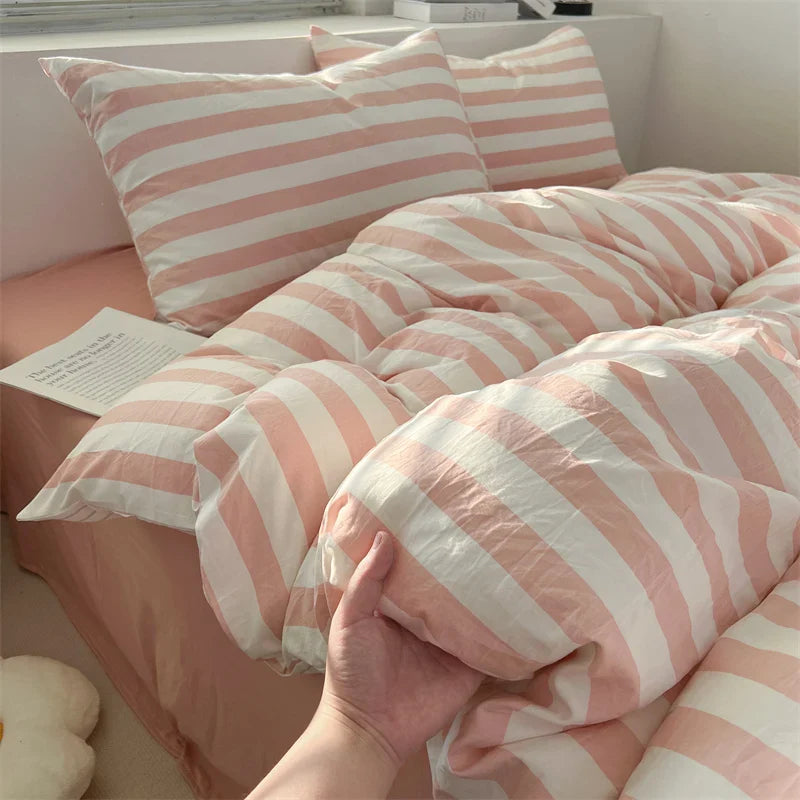 Striped Quilt Set with Pillowcases and Sheet - 220x240cm 4pcs / mi taofen / CHINA|set