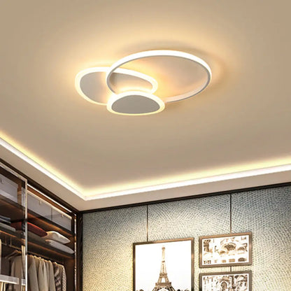 DecorBites™ DecorBites™ Stylish Flaky Triangle Ceiling Light: Modern Acrylic LED Flush Mount Lamp (16"/18" W) in White/Coffee