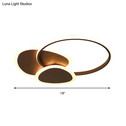 DecorBites™ DecorBites™ Stylish Flaky Triangle Ceiling Light: Modern Acrylic LED Flush Mount Lamp (16"/18" W) in White/Coffee