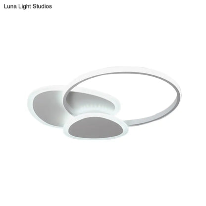 DecorBites™ DecorBites™ Stylish Flaky Triangle Ceiling Light: Modern Acrylic LED Flush Mount Lamp (16"/18" W) in White/Coffee