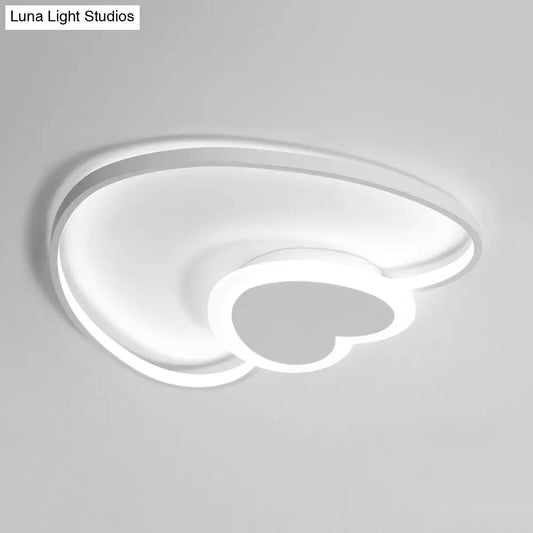 DecorBites™ DecorBites™ Stylish White Heart-Shaped Ceiling Lamp for Modern Dining Rooms
