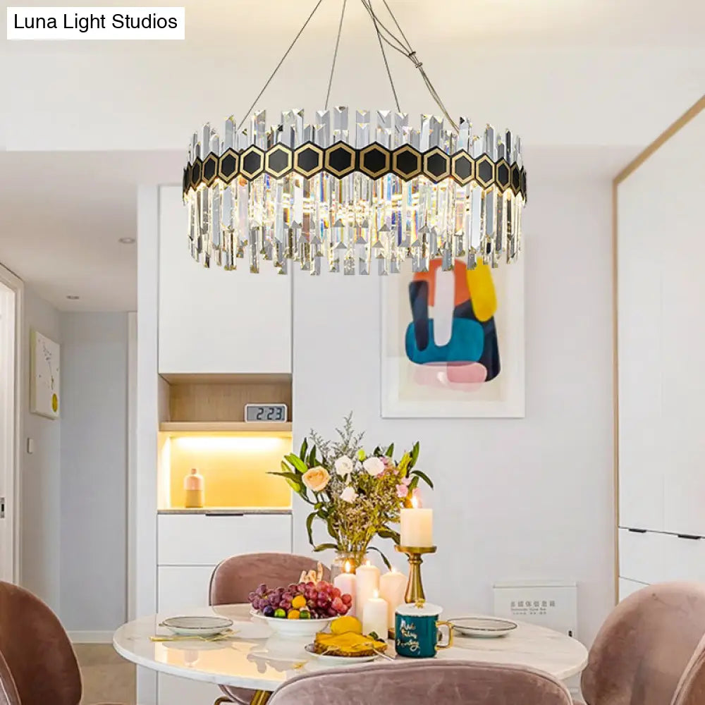 Lámpara de techo colgante LED con forma de carámbano y cristal - Estilo modernista, color negro, 23,5"/31,5" de ancho