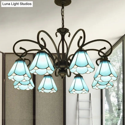 Lámpara de araña estilo Tiffany de cristal azul con marco negro y múltiples luces