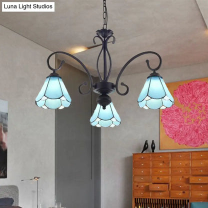 Lámpara de araña estilo Tiffany de cristal azul con marco negro y múltiples luces