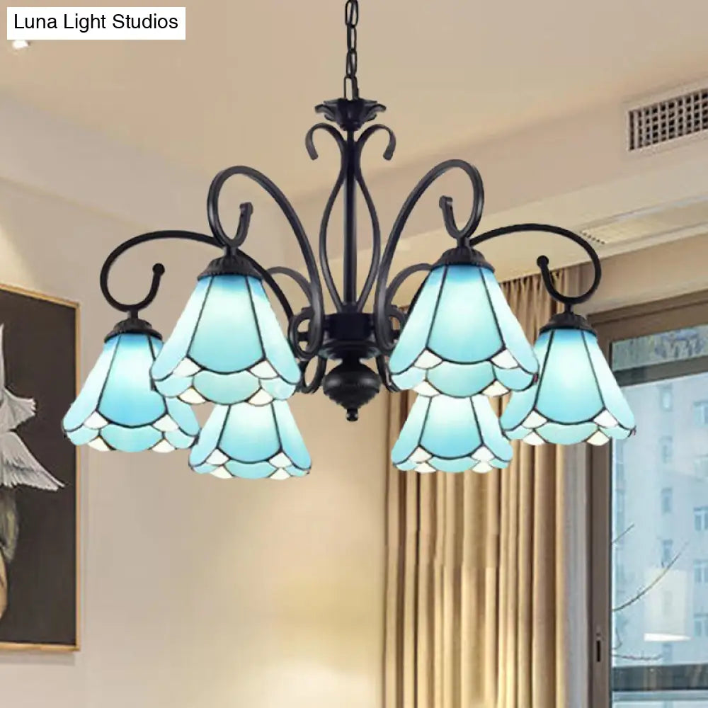 Lámpara de araña estilo Tiffany de cristal azul con marco negro y múltiples luces