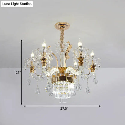 Lámpara de techo colgante para comedor, estilo candelabro tradicional de 6 luces en dorado con detalles de cristal transparente.